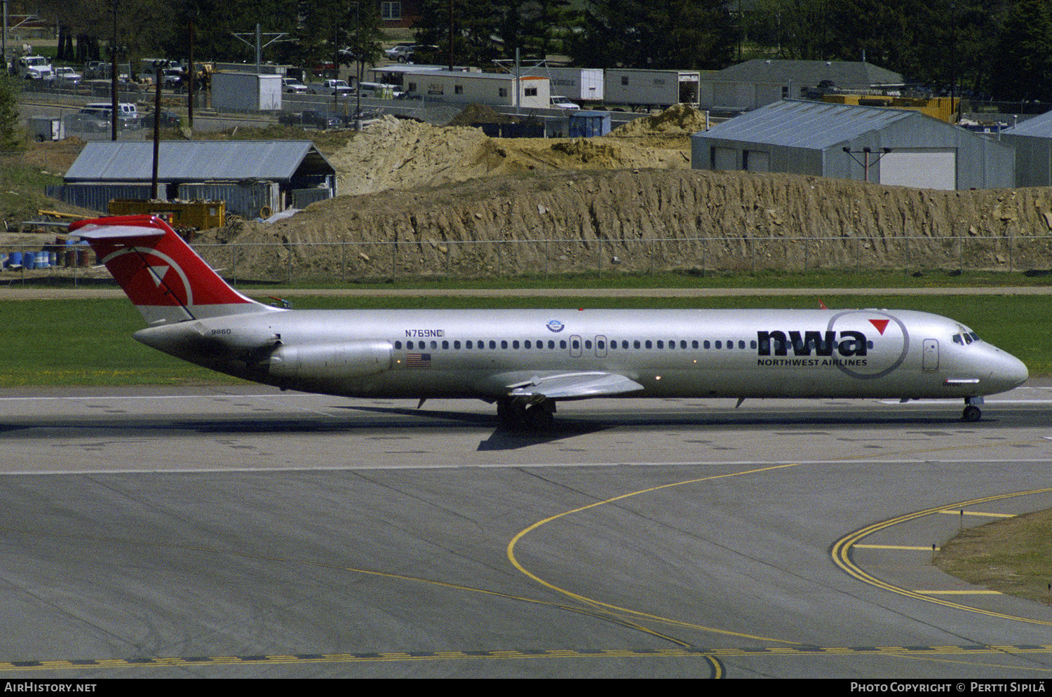 Aircraft Photo of N769NC | McDonnell Douglas DC-9-51 | Northwest Airlines | AirHistory.net #157731