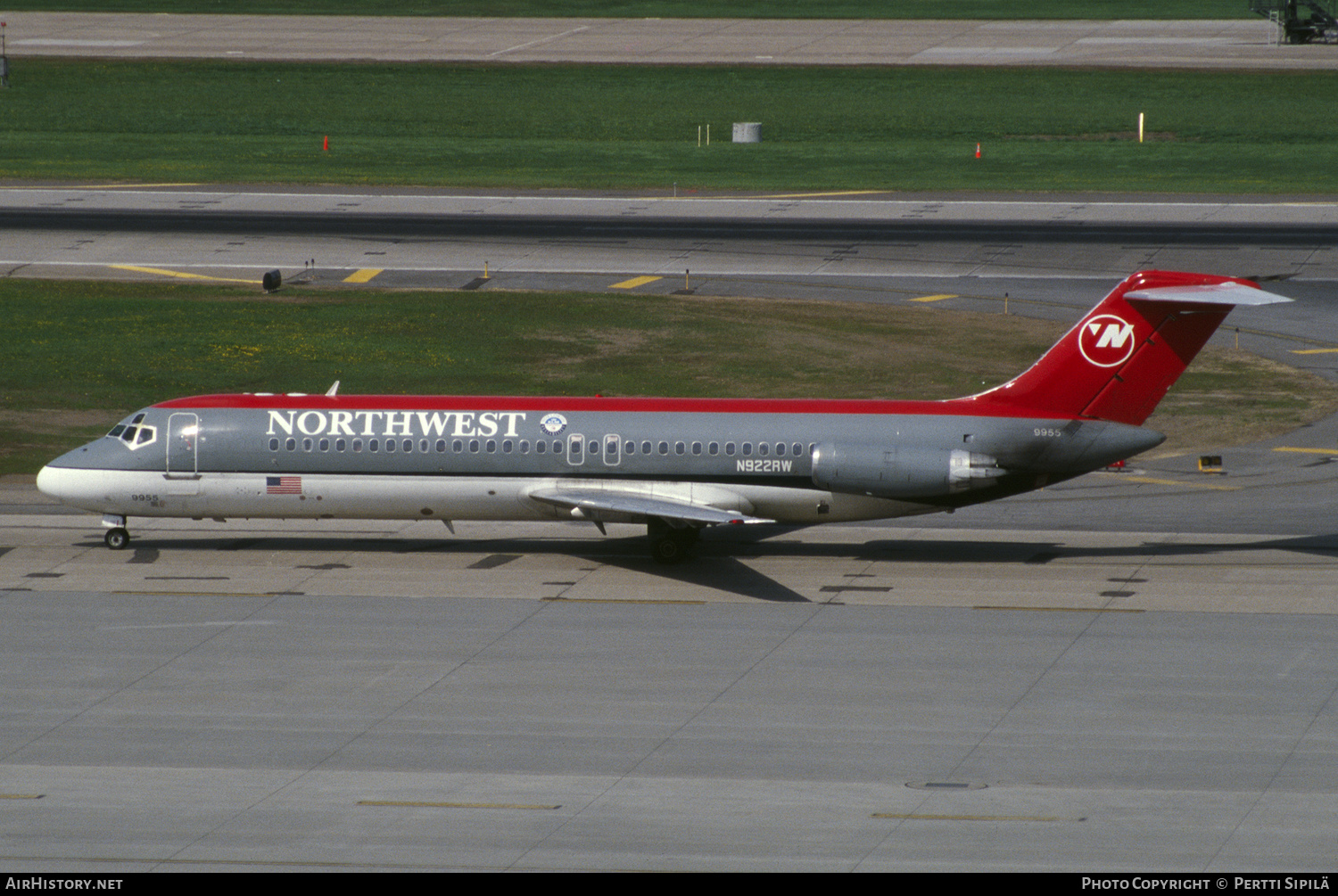 Aircraft Photo of N922RW | McDonnell Douglas DC-9-31 | Northwest Airlines | AirHistory.net #157890