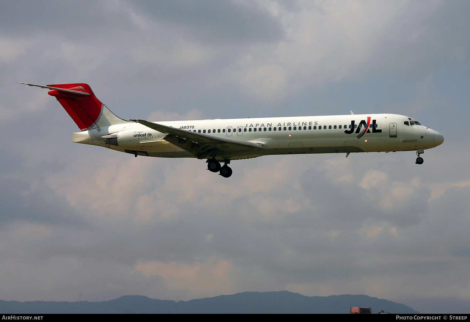 Aircraft Photo of JA8370 | McDonnell Douglas MD-87 (DC-9-87) | Japan Airlines - JAL | AirHistory.net #157941