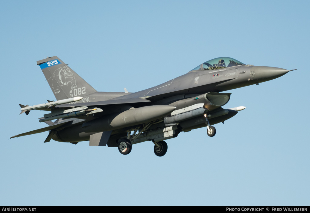 Aircraft Photo of 96-0082 / AF96-082 | Lockheed Martin F-16CM Fighting Falcon | USA - Air Force | AirHistory.net #158124
