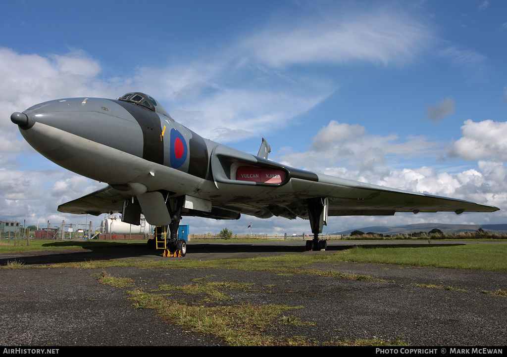 Aircraft Photo of XJ823 | Avro 698 Vulcan B.2 | UK - Air Force | AirHistory.net #158203