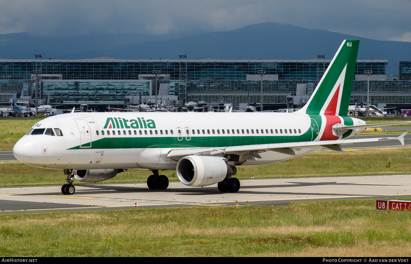Aircraft Photo of EI-IKU | Airbus A320-214 | Alitalia | AirHistory.net #158261