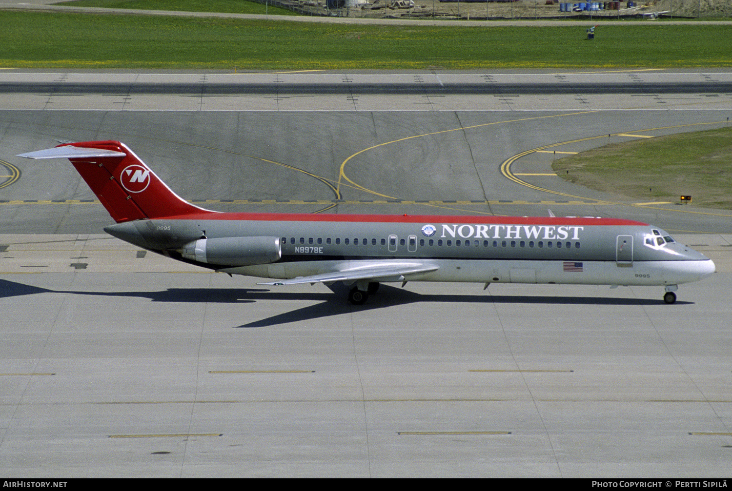 Aircraft Photo of N8978E | McDonnell Douglas DC-9-31 | Northwest Airlines | AirHistory.net #158286