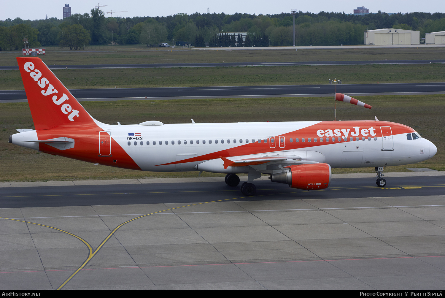 Aircraft Photo of OE-IZS | Airbus A320-214 | EasyJet | AirHistory.net #158371