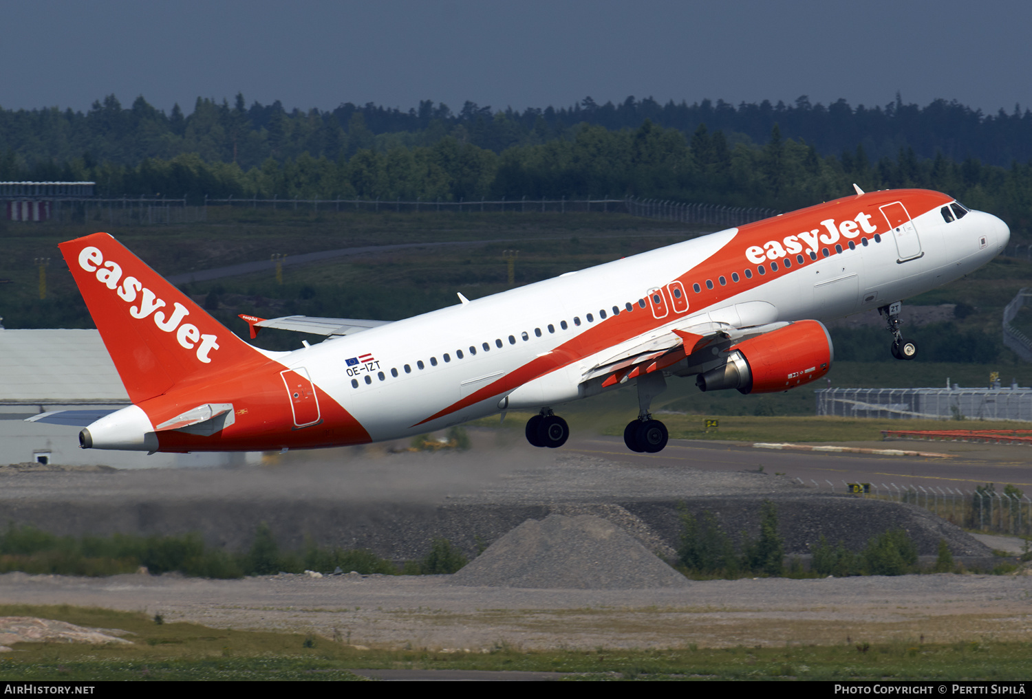 Aircraft Photo of OE-IZT | Airbus A320-214 | EasyJet | AirHistory.net #158372