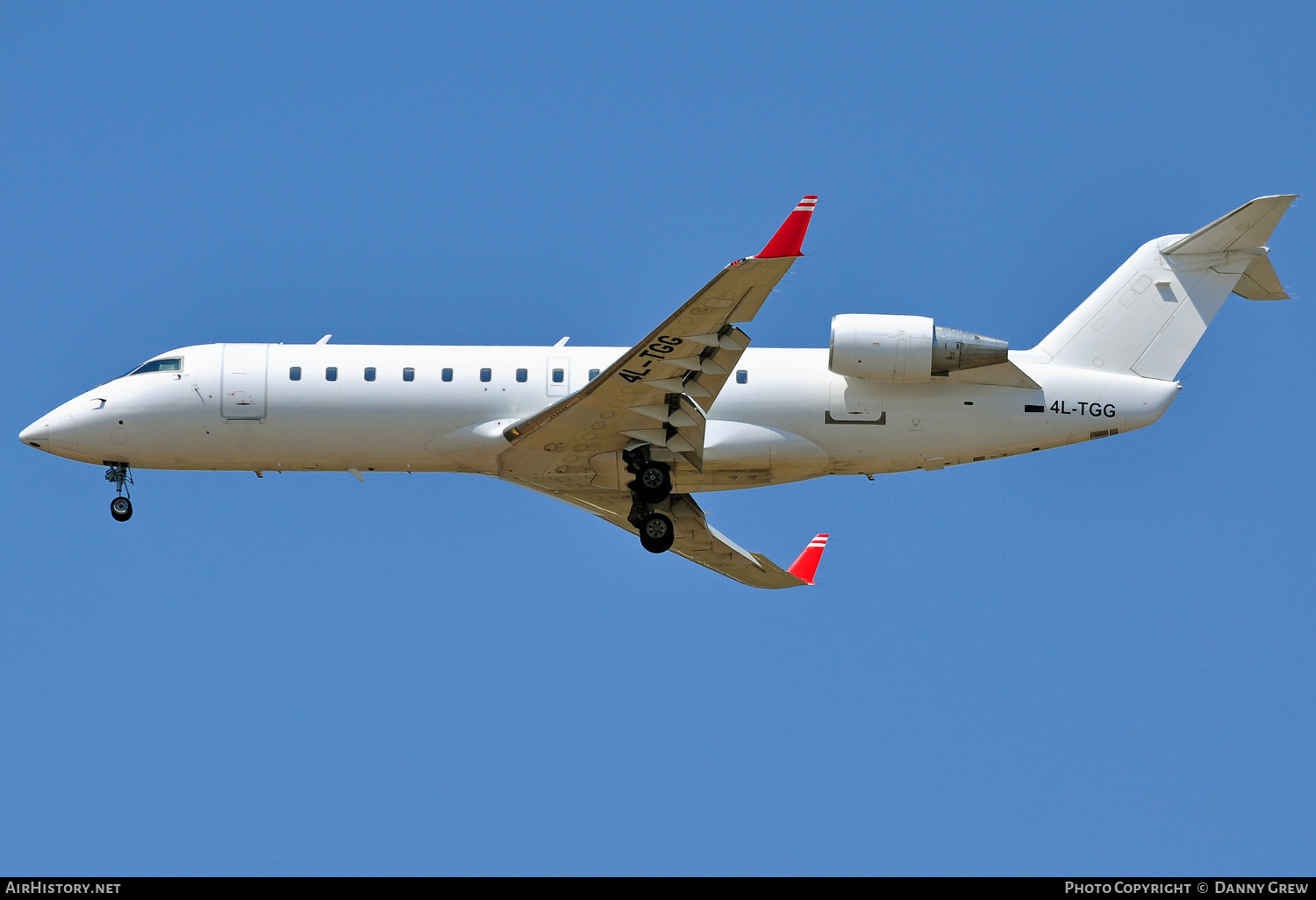 Aircraft Photo of 4L-TGG | Bombardier CRJ-200LR (CL-600-2B19) | AirHistory.net #158416