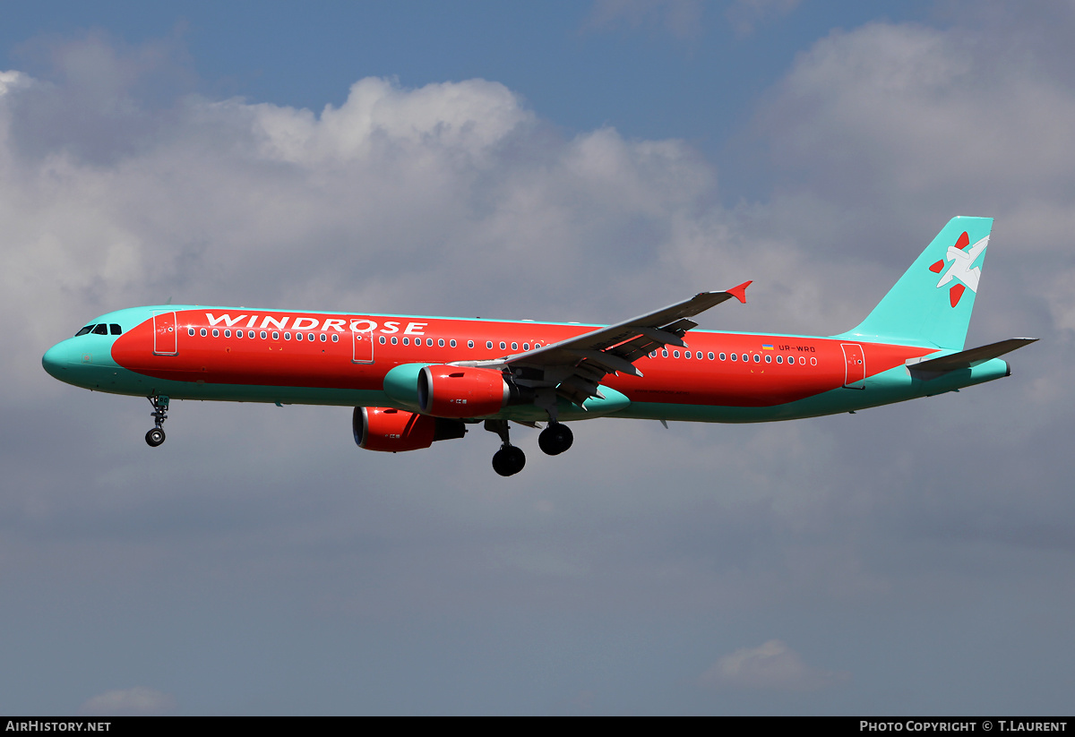 Aircraft Photo of UR-WRO | Airbus A321-211 | Windrose | AirHistory.net #158741