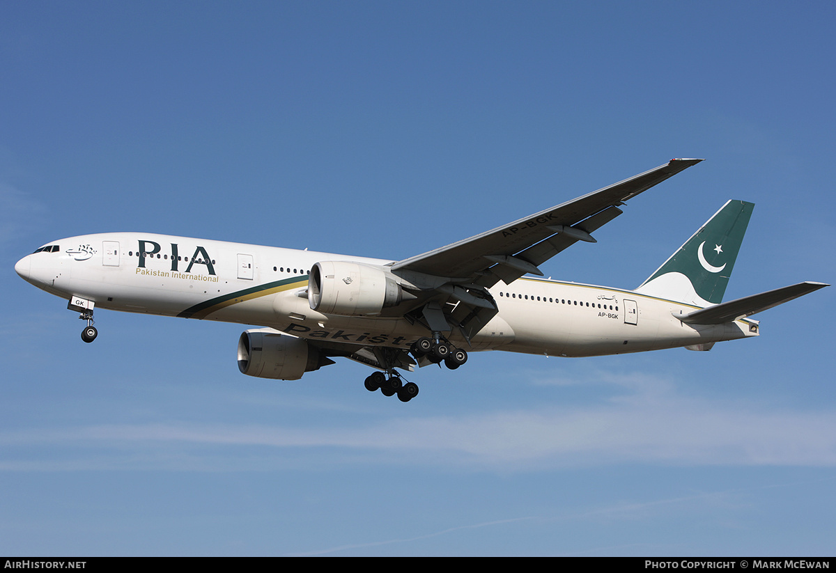 Aircraft Photo of AP-BGK | Boeing 777-240/ER | Pakistan International Airlines - PIA | AirHistory.net #158925