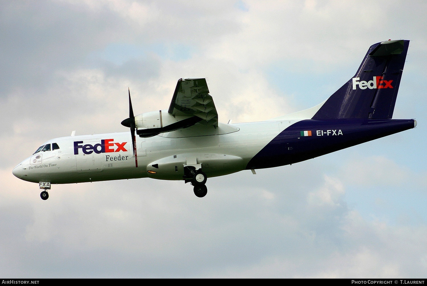 Aircraft Photo of EI-FXA | ATR ATR-42-320 | FedEx Feeder | AirHistory.net #159154