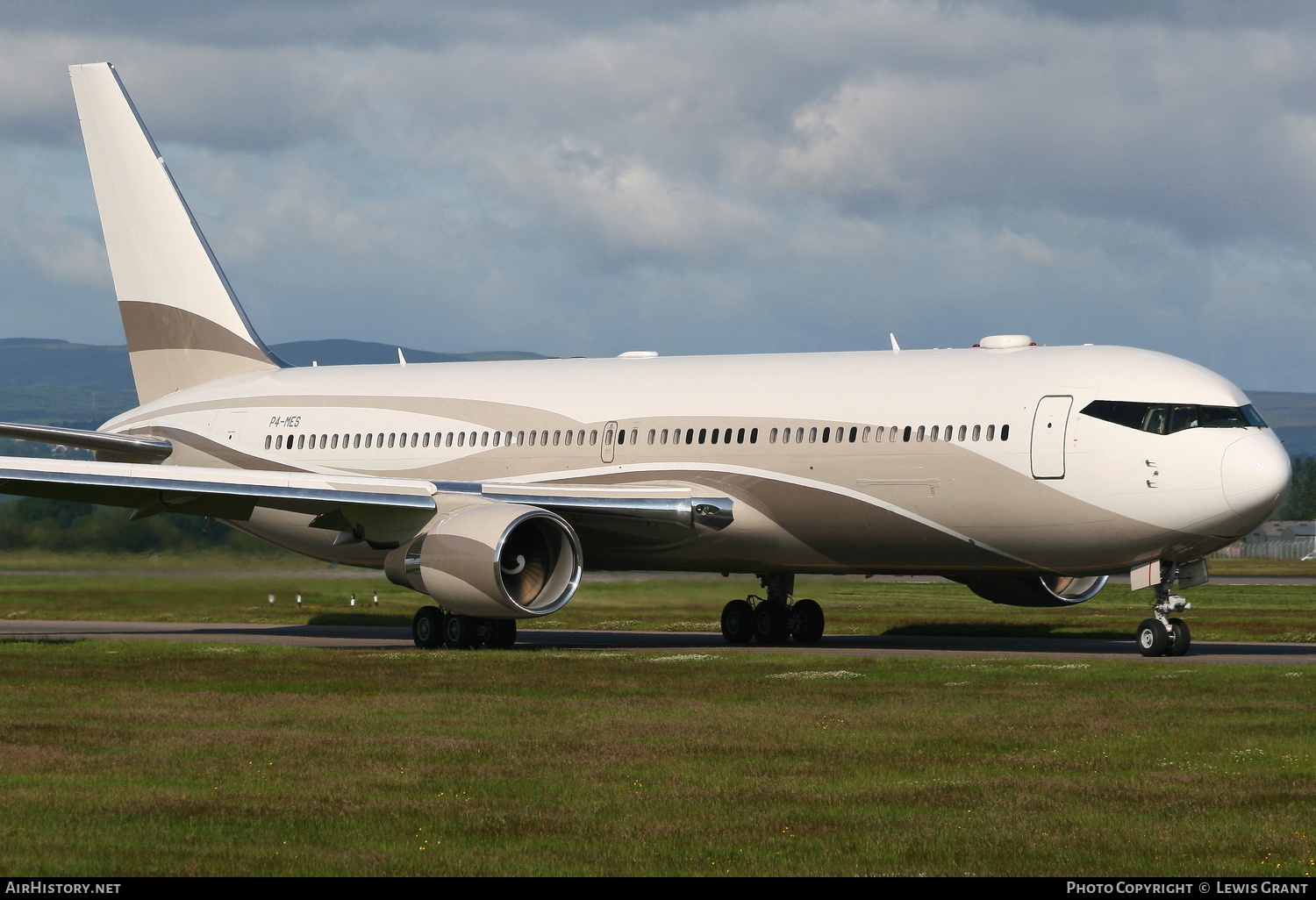 Aircraft Photo of P4-MES | Boeing 767-33A/ER | AirHistory.net #159186