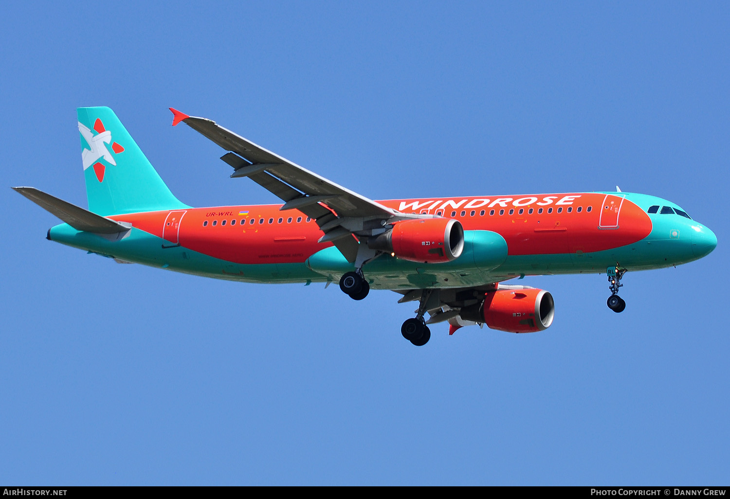 Aircraft Photo of UR-WRL | Airbus A320-212 | Windrose | AirHistory.net #159348