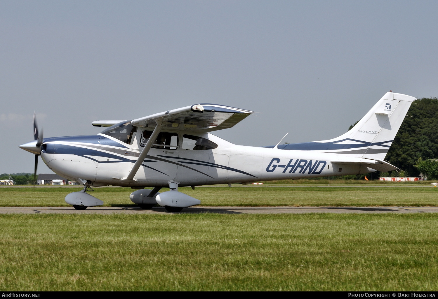 Aircraft Photo of G-HRND | Cessna 182T Skylane | AirHistory.net #159355