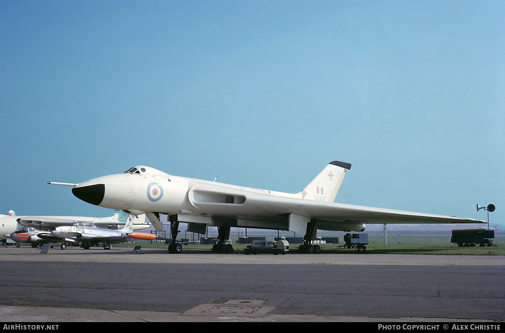 Aircraft Photo of XA907 | Avro 698 Vulcan B.1A | UK - Air Force | AirHistory.net #159458