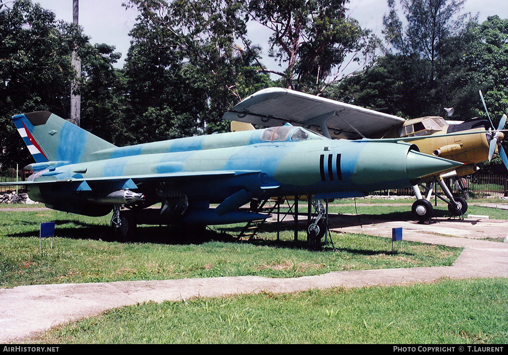 Aircraft Photo of 111 | Mikoyan-Gurevich MiG-21R | Cuba - Air Force |  AirHistory.net #