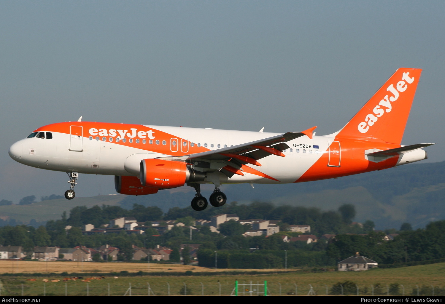 Aircraft Photo of G-EZDE | Airbus A319-111 | EasyJet | AirHistory.net #159755
