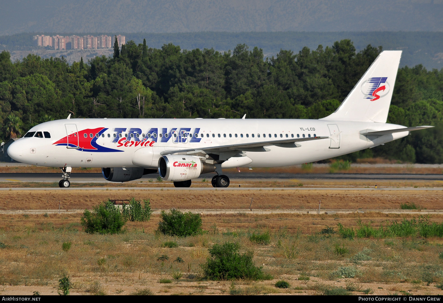 Aircraft Photo of YL-LCD | Airbus A320-211 | Travel Service | AirHistory.net #159847