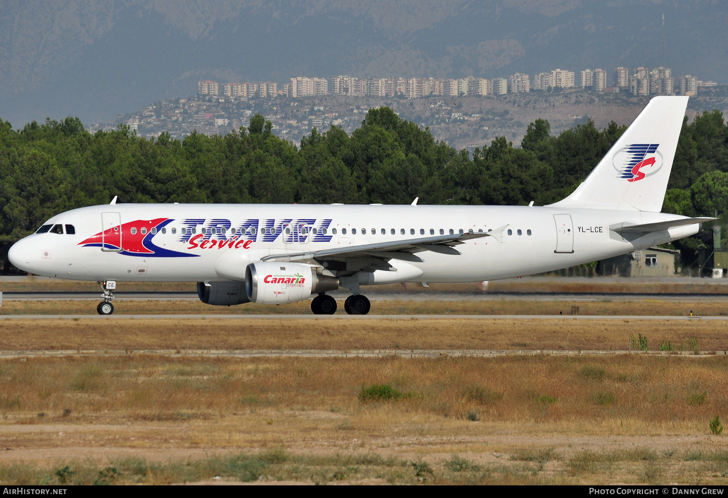 Aircraft Photo of YL-LCE | Airbus A320-211 | Travel Service | AirHistory.net #159860