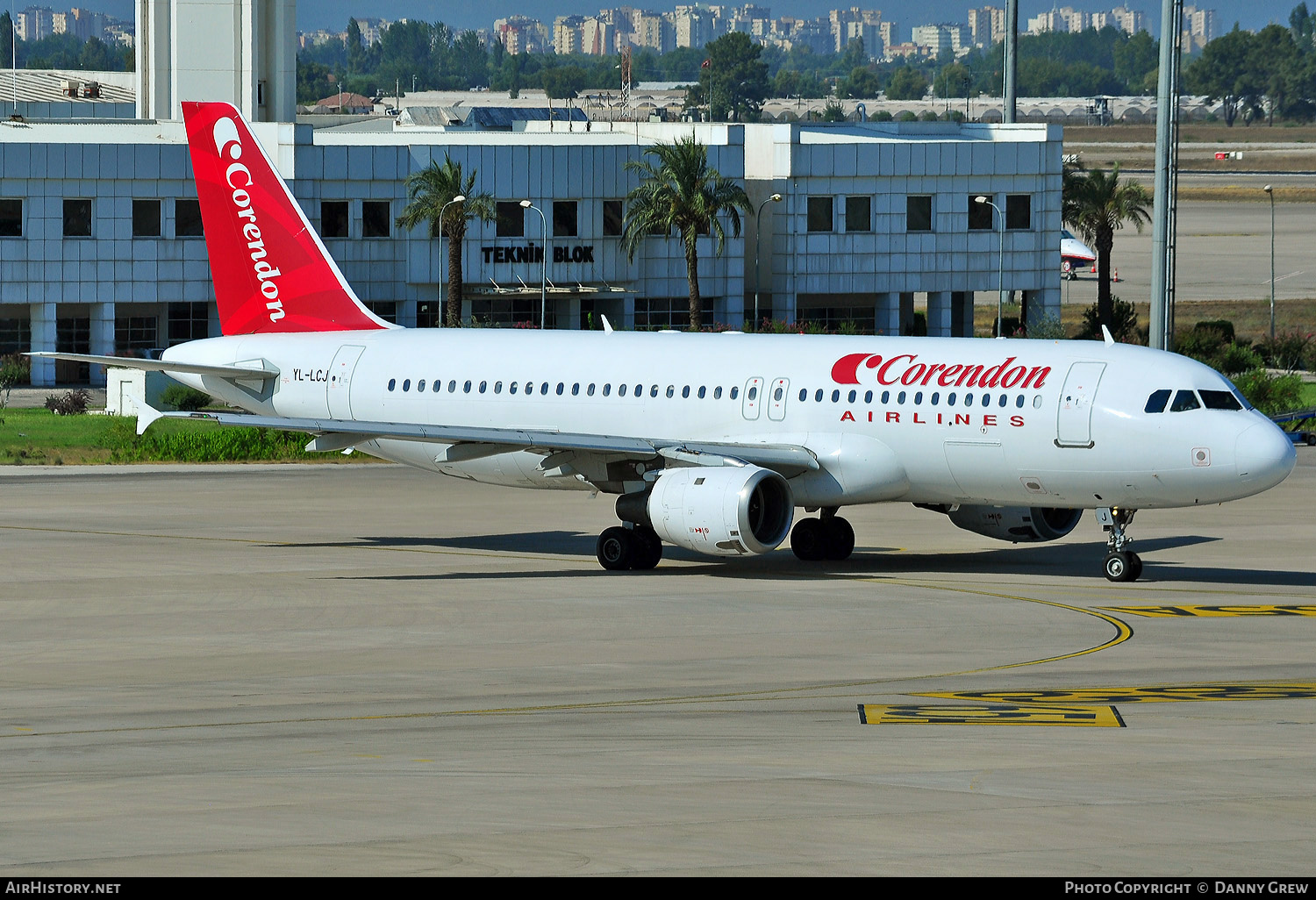 Aircraft Photo of YL-LCJ | Airbus A320-212 | Corendon Airlines | AirHistory.net #159878