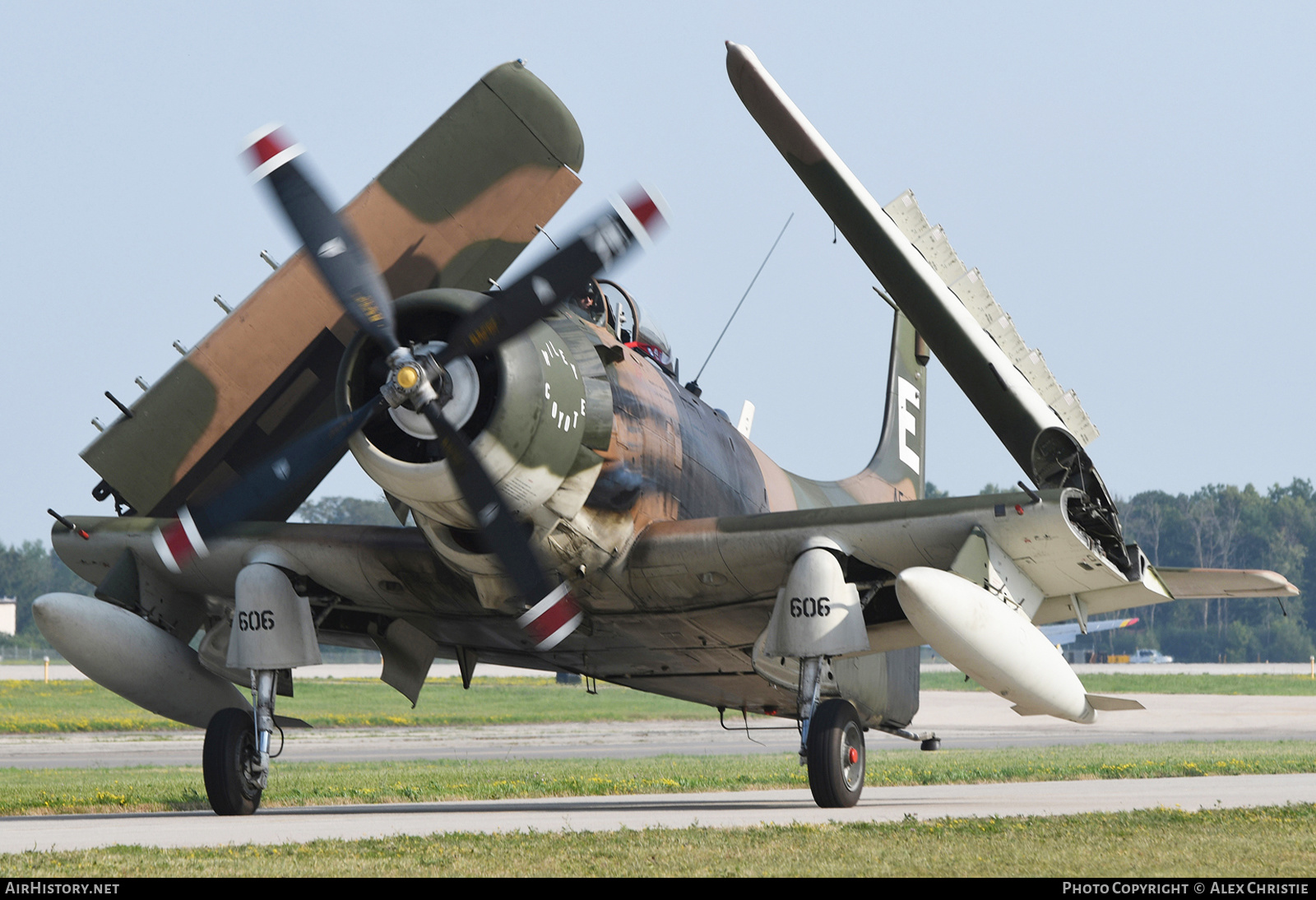 Aircraft Photo of N39606 / NX39606 / 39-606 | Douglas A-1H Skyraider (AD-6) | USA - Air Force | AirHistory.net #159971