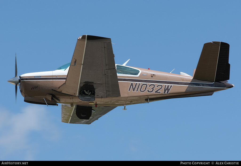 Aircraft Photo of N1032W | Beech V35B Bonanza | AirHistory.net #160204