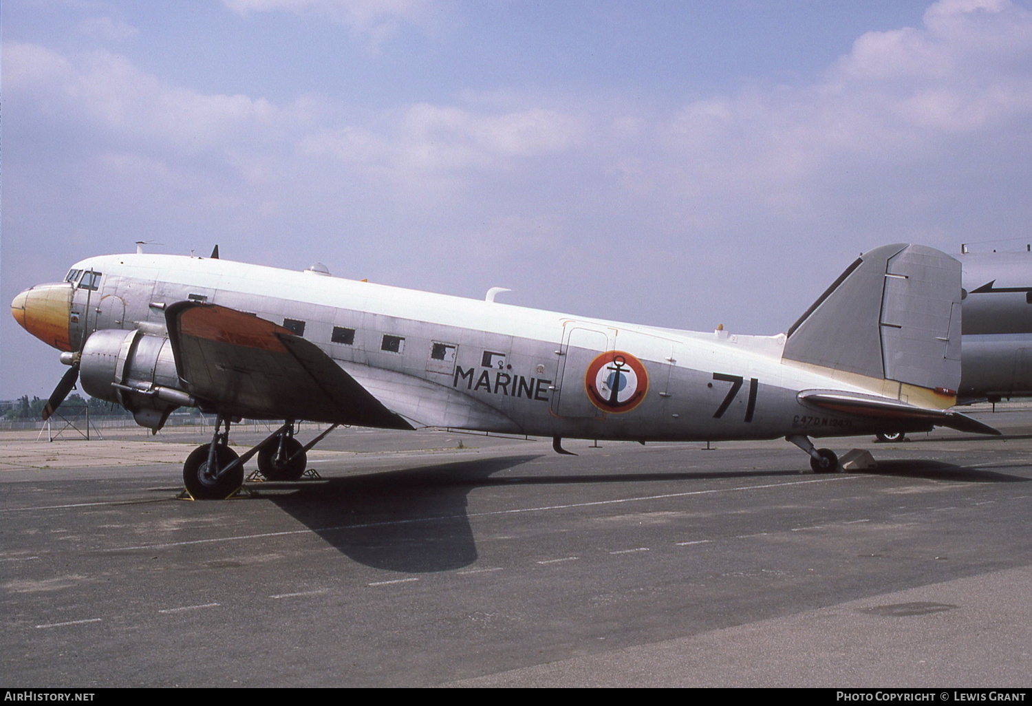 Aircraft Photo of 71 | Douglas C-47D Skytrain | France - Navy | AirHistory.net #160343