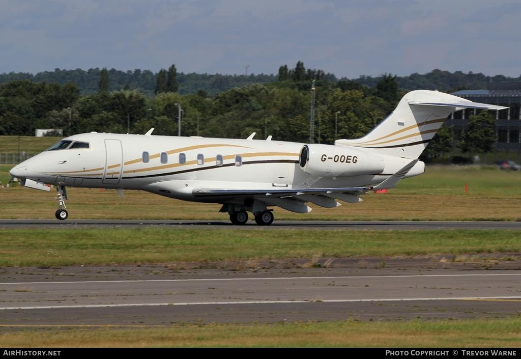 Aircraft Photo of G-OOEG | Bombardier Challenger 350 (BD-100-1A10) | AirHistory.net #160869