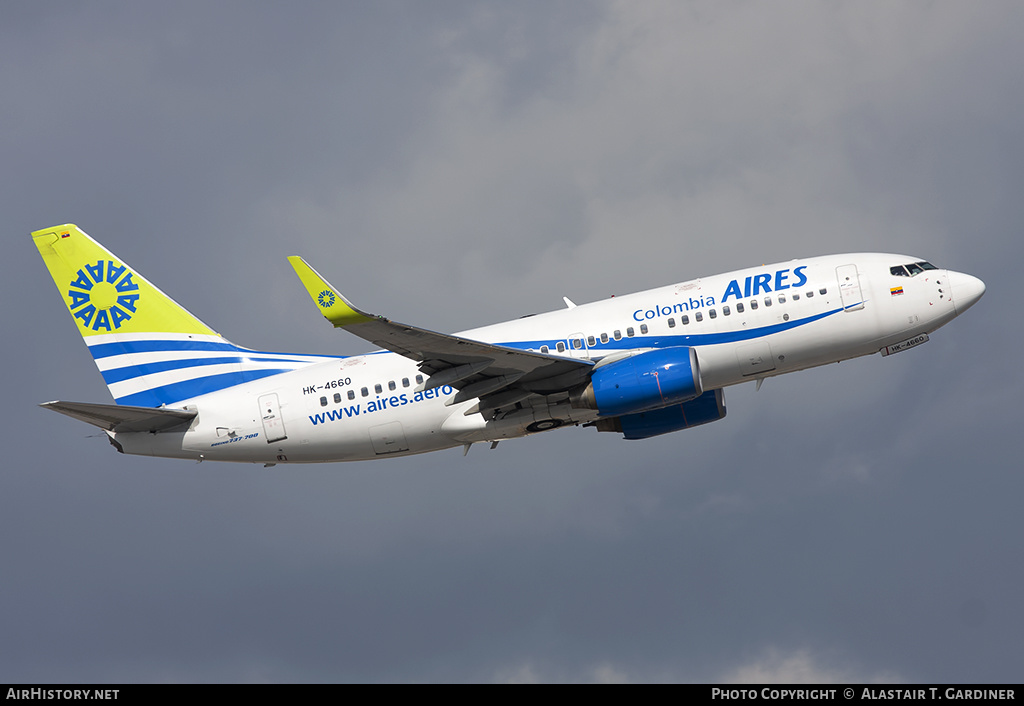 Aircraft Photo of HK-4660 | Boeing 737-752 | AIRES - Aerovías de Integración Regional | AirHistory.net #160980