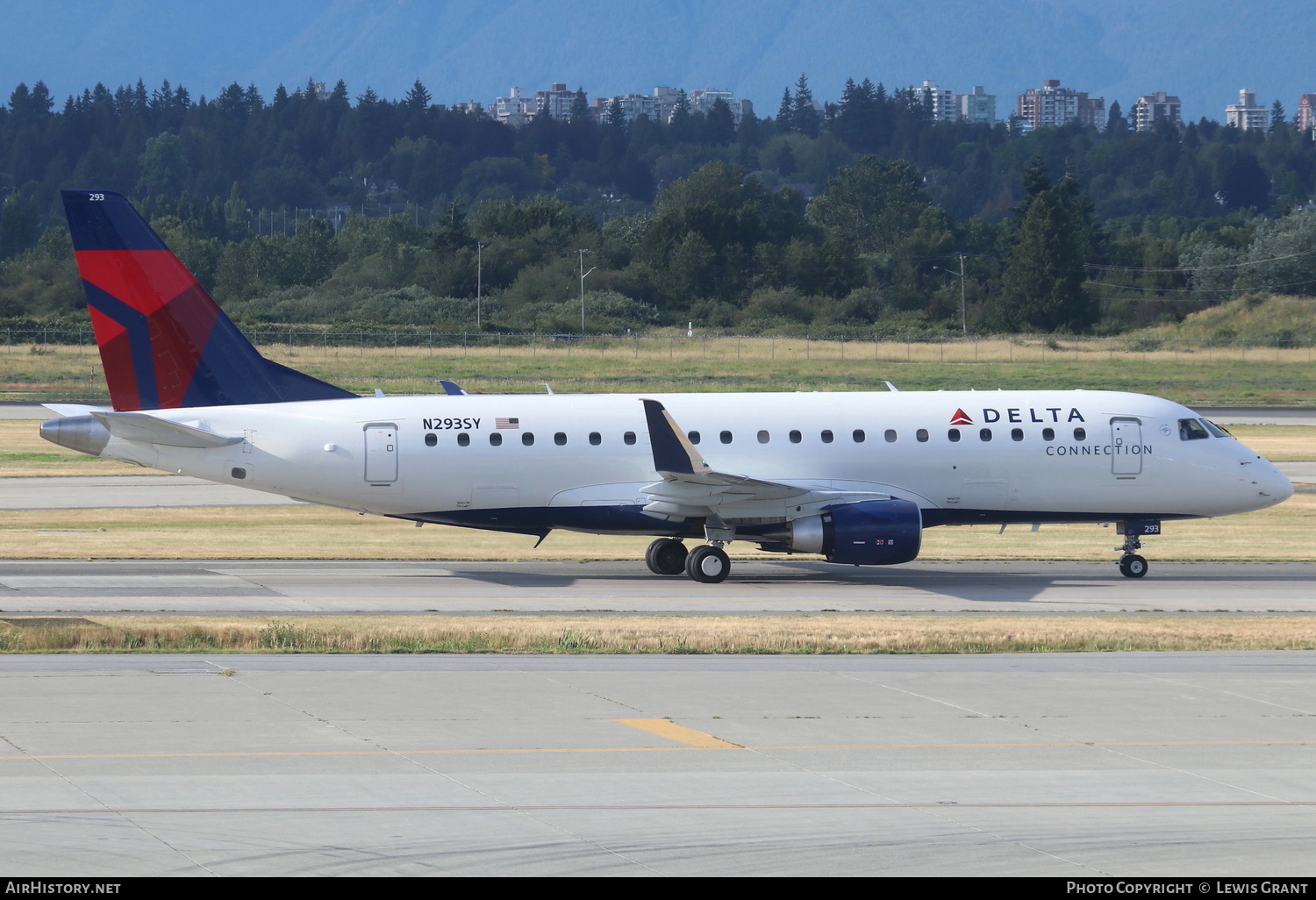Aircraft Photo of N293SY | Embraer 175LR (ERJ-170-200LR) | Delta Connection | AirHistory.net #161177