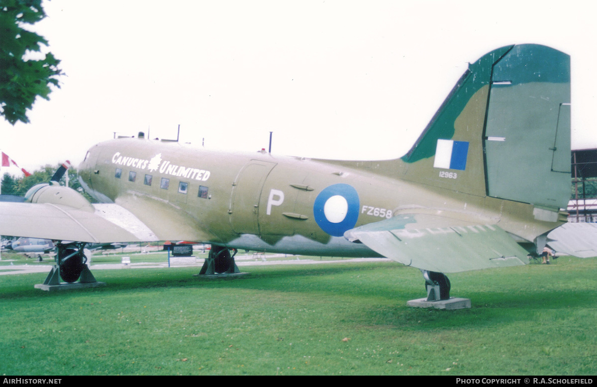 Aircraft Photo of 12963 / FZ658 | Douglas CC-129 Dakota 3N | Canada - Air Force | UK - Air Force | AirHistory.net #161224