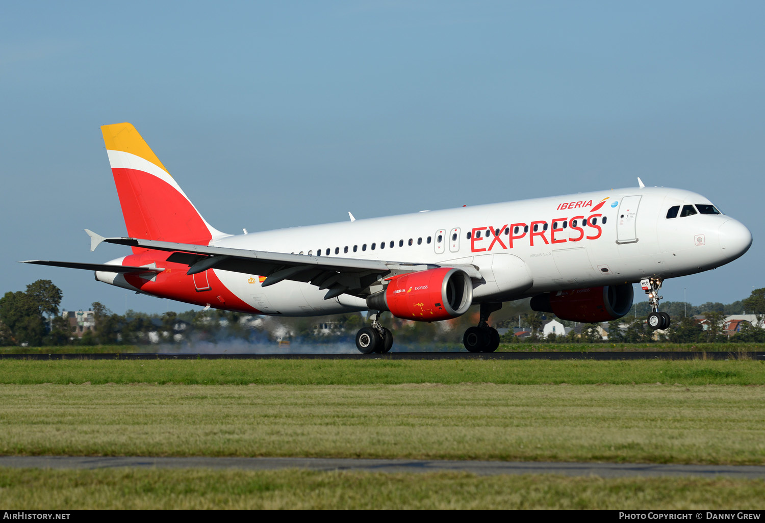 Aircraft Photo of EC-MCB | Airbus A320-214 | Iberia Express | AirHistory.net #161261