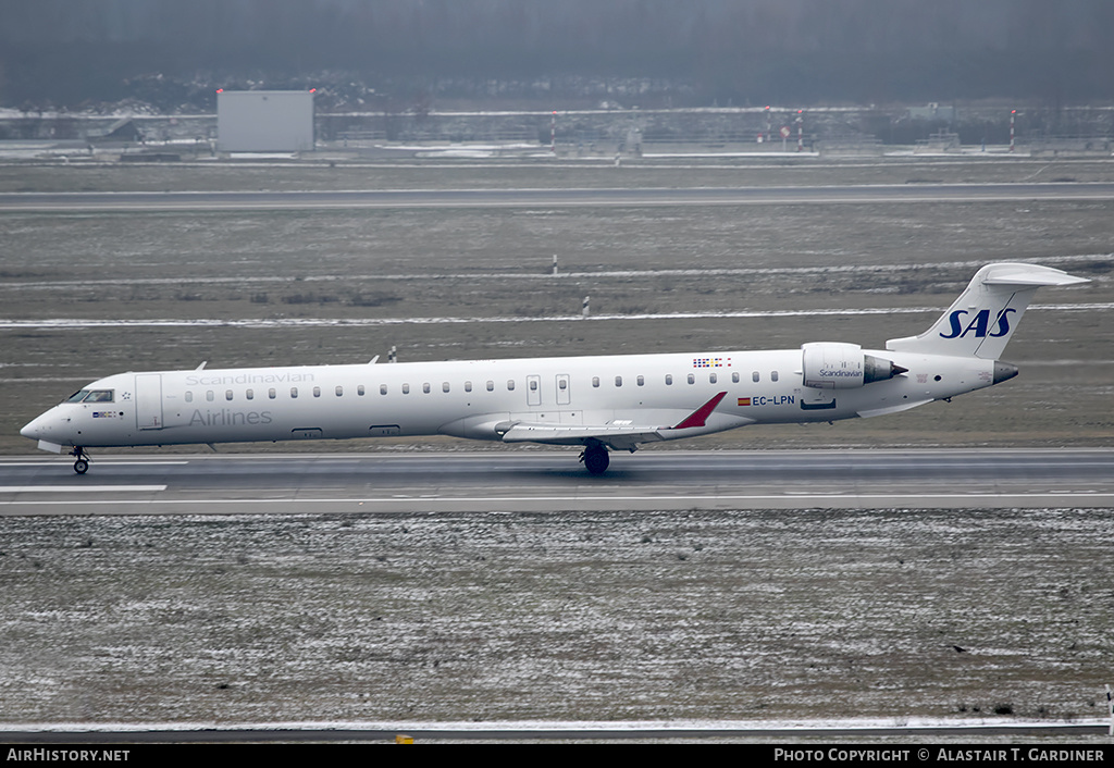 Aircraft Photo of EC-LPN | Bombardier CRJ-1000 (CL-600-2E25) | Scandinavian Airlines - SAS | AirHistory.net #161372