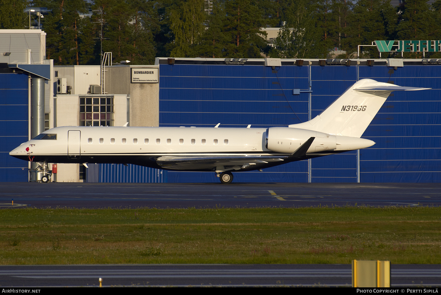 Aircraft Photo of N319GG | Bombardier Global Express (BD-700-1A10) | AirHistory.net