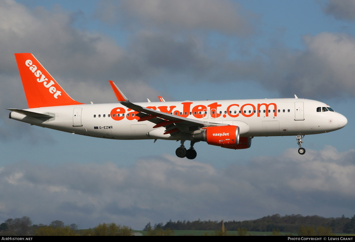 Aircraft Photo of G-EZWR | Airbus A320-214 | EasyJet | AirHistory.net