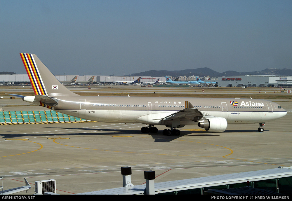 Aircraft Photo of HL7736 | Airbus A330-323 | Asiana Airlines | AirHistory.net #161970