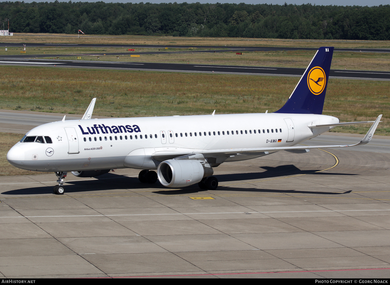 Aircraft Photo of D-AIWA | Airbus A320-214 | Lufthansa | AirHistory.net #162078