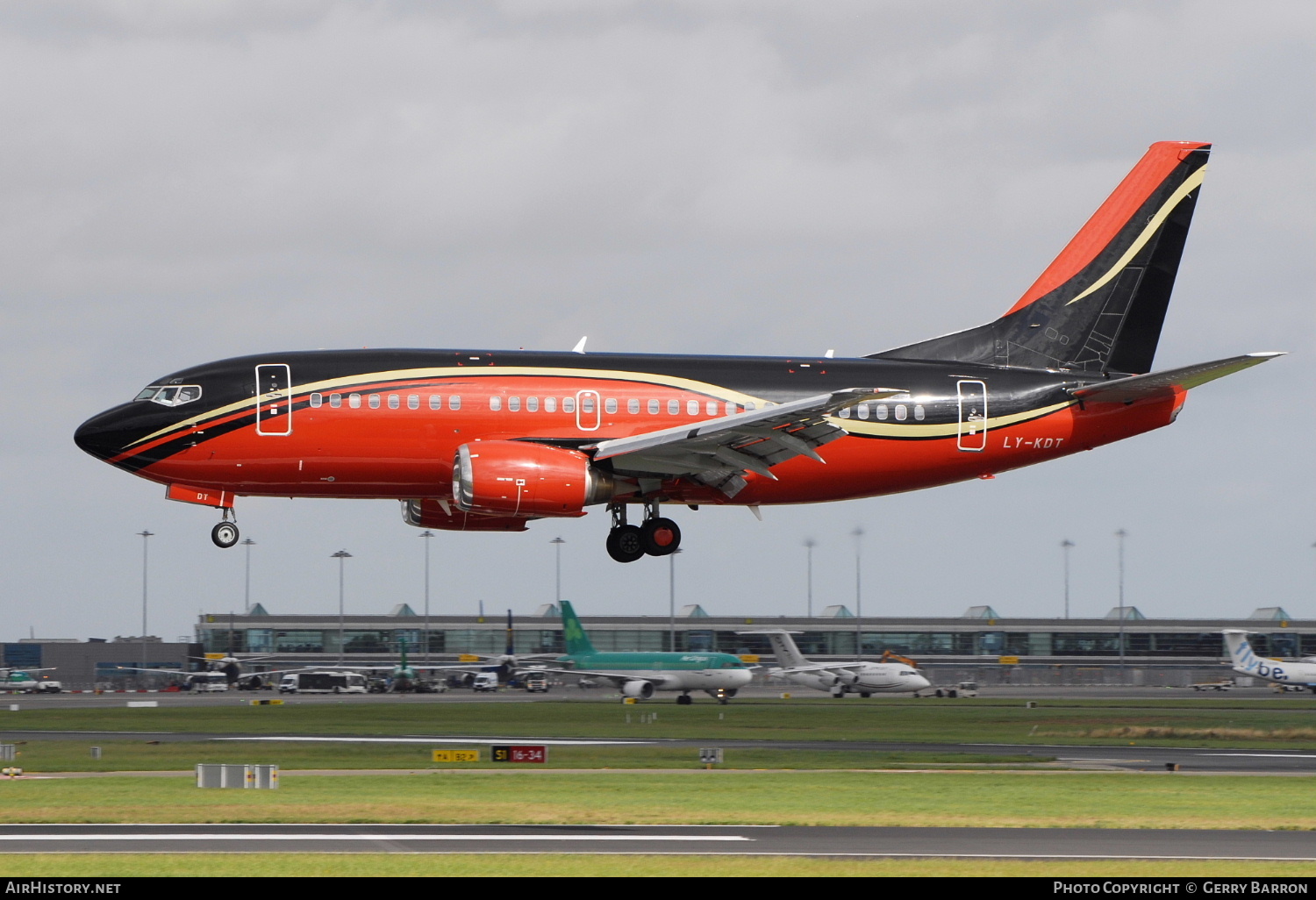 Aircraft Photo of LY-KDT | Boeing 737-522 | AirHistory.net #162338