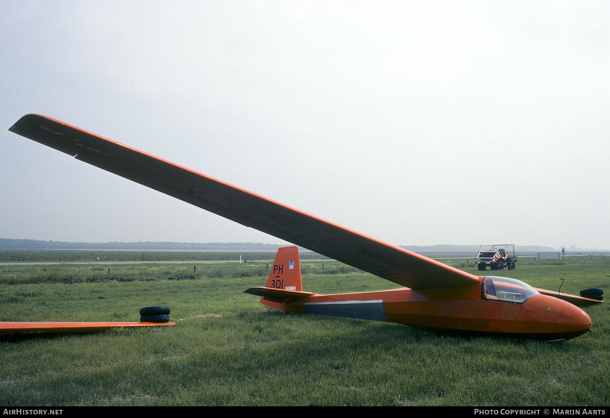 Aircraft Photo of PH-301 | Schleicher K-8B | Vliegclub Midden Zeeland - VMZ | AirHistory.net #162360