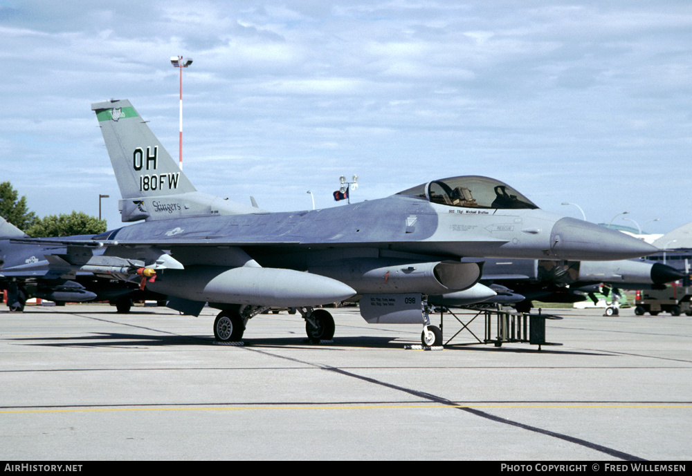 Aircraft Photo of 89-2098 | General Dynamics F-16CG Night Falcon | USA - Air Force | AirHistory.net #162410