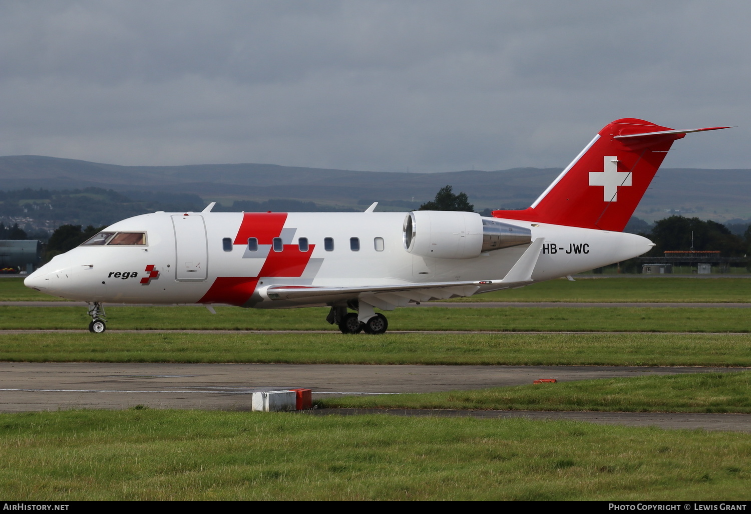 Aircraft Photo of HB-JWC | Bombardier Challenger 650 (CL-600-2B16) | REGA - Swiss Air Ambulance | AirHistory.net #162459