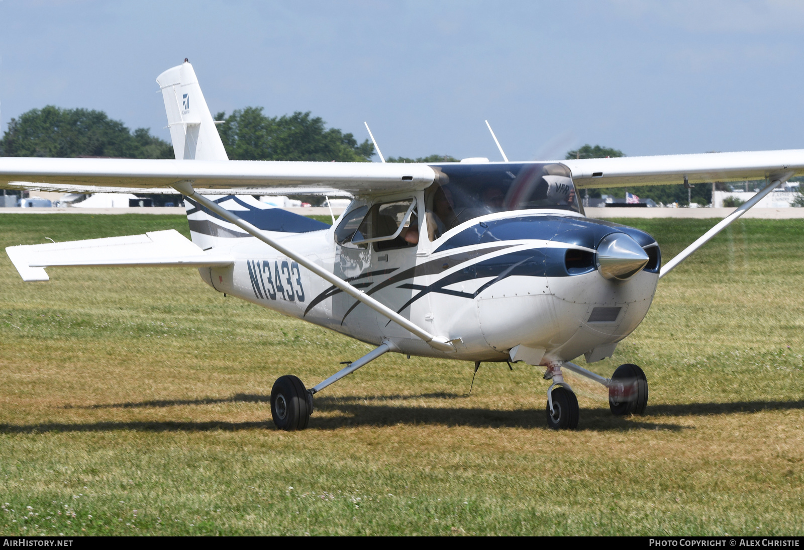 Aircraft Photo of N13433 | Cessna 182T Skylane | AirHistory.net #162545