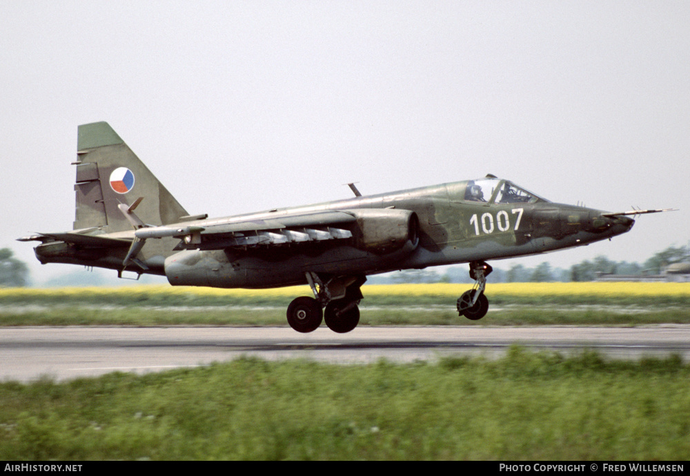 Aircraft Photo of 1007 | Sukhoi Su-25K | Czechoslovakia - Air Force | AirHistory.net #162589