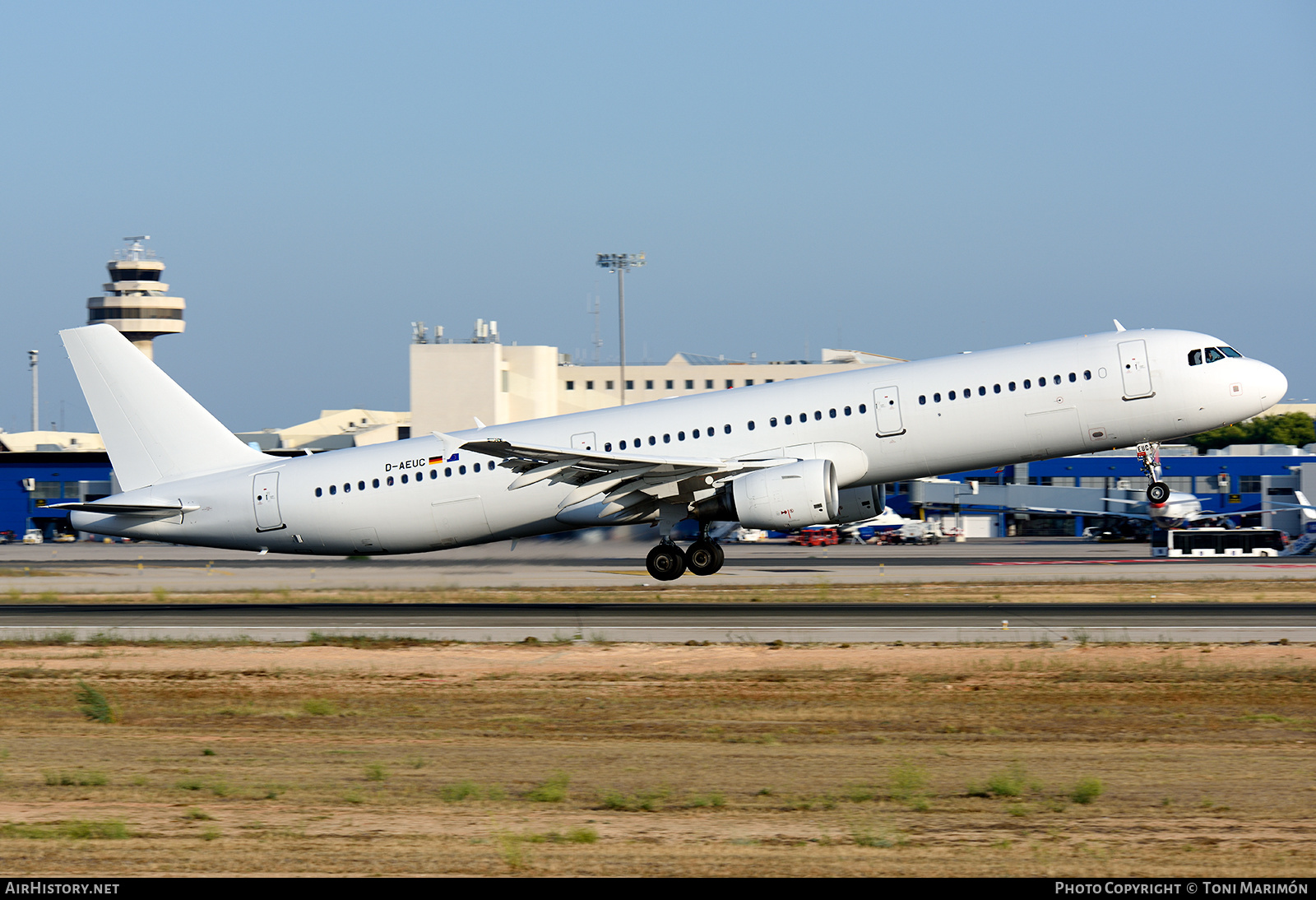 Aircraft Photo of D-AEUC | Airbus A321-211 | Eurowings | AirHistory.net #162663