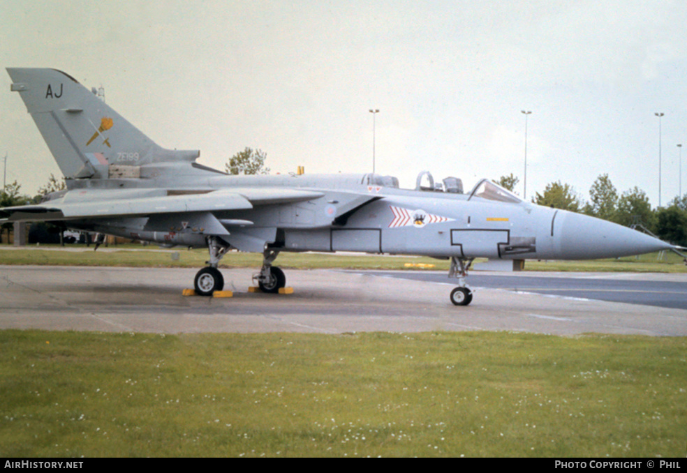 Aircraft Photo of ZE199 | Panavia Tornado F3(T) | UK - Air Force | AirHistory.net #162705