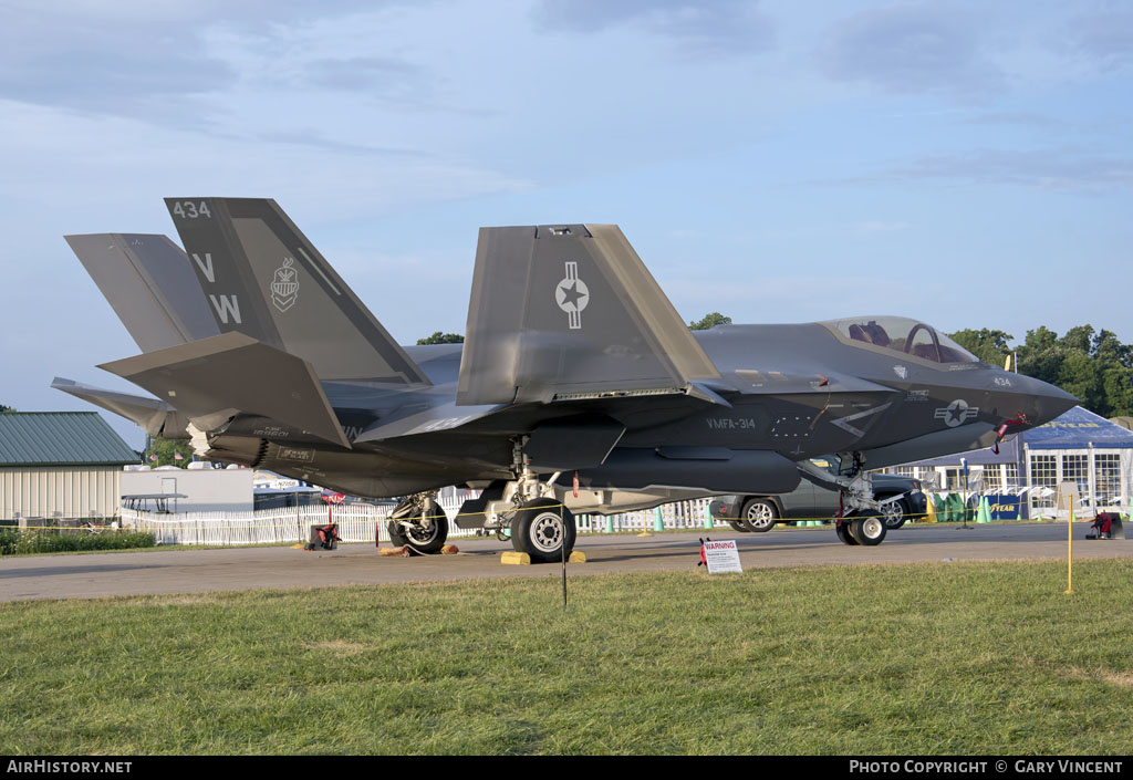 Aircraft Photo of 169601 | Lockheed Martin F-35C Lightning II | USA - Marines | AirHistory.net #162815