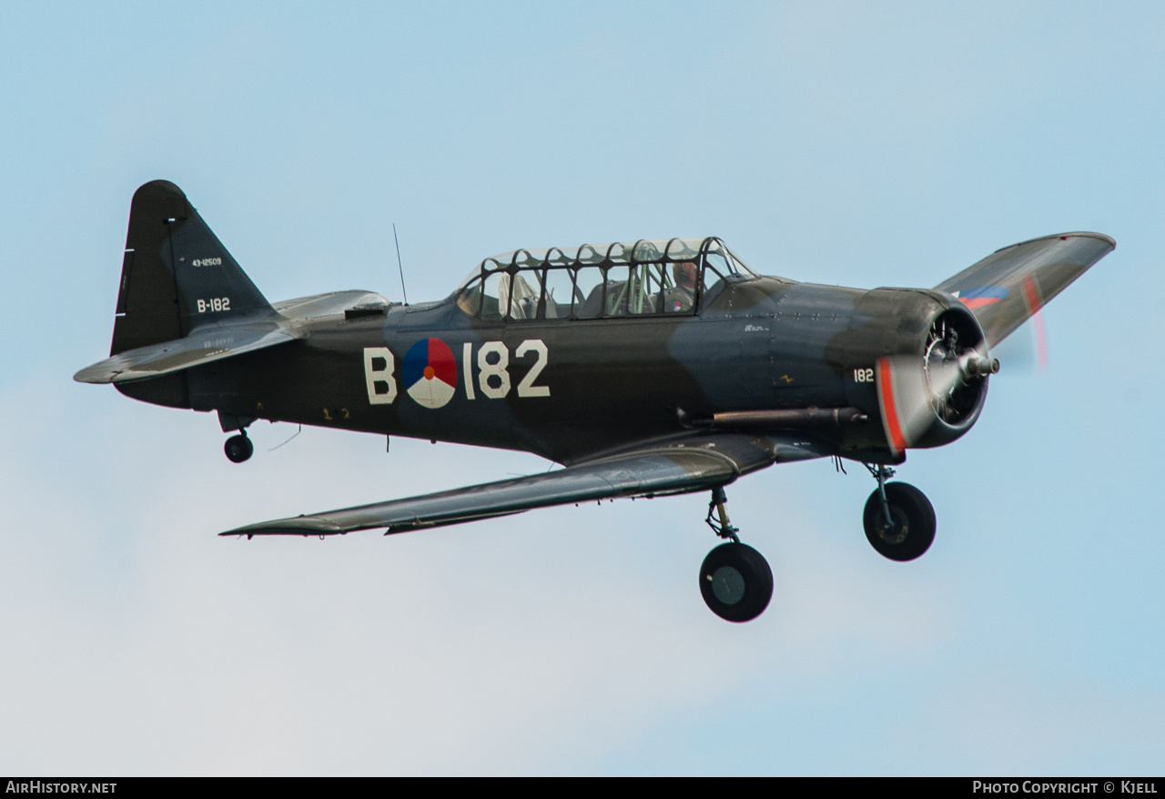 Aircraft Photo of PH-TBR / B-182 | North American AT-16 Harvard IIB | Koninklijke Luchtmacht Historische Vlucht | Netherlands - Air Force | AirHistory.net #162821