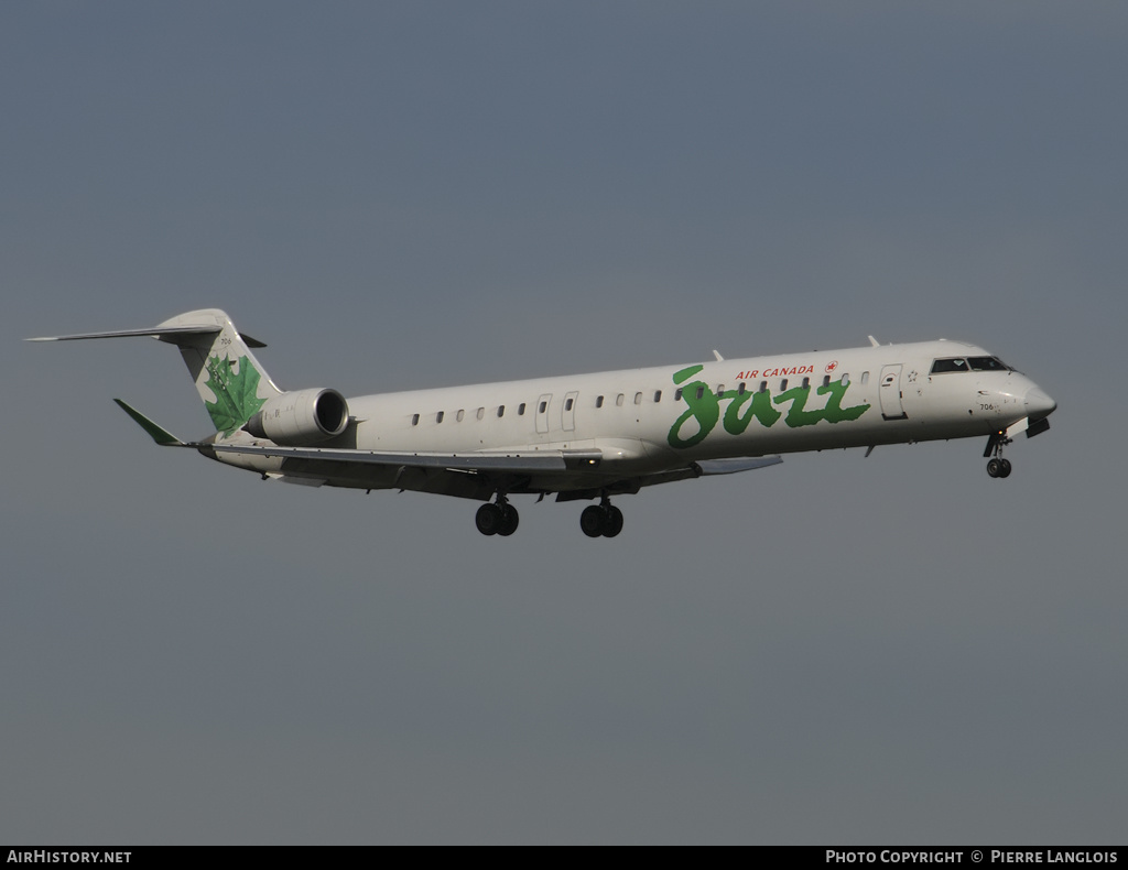 Aircraft Photo of C-FKJZ | Bombardier CRJ-705 (CL-600-2D15) | Air Canada Jazz | AirHistory.net #162999