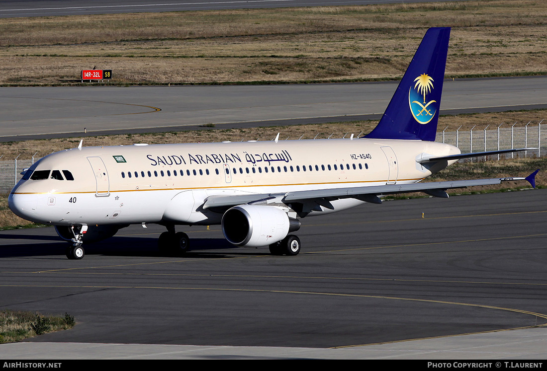 Aircraft Photo of HZ-AS40 | Airbus A320-214 | Saudi Arabian Airlines | AirHistory.net #163131