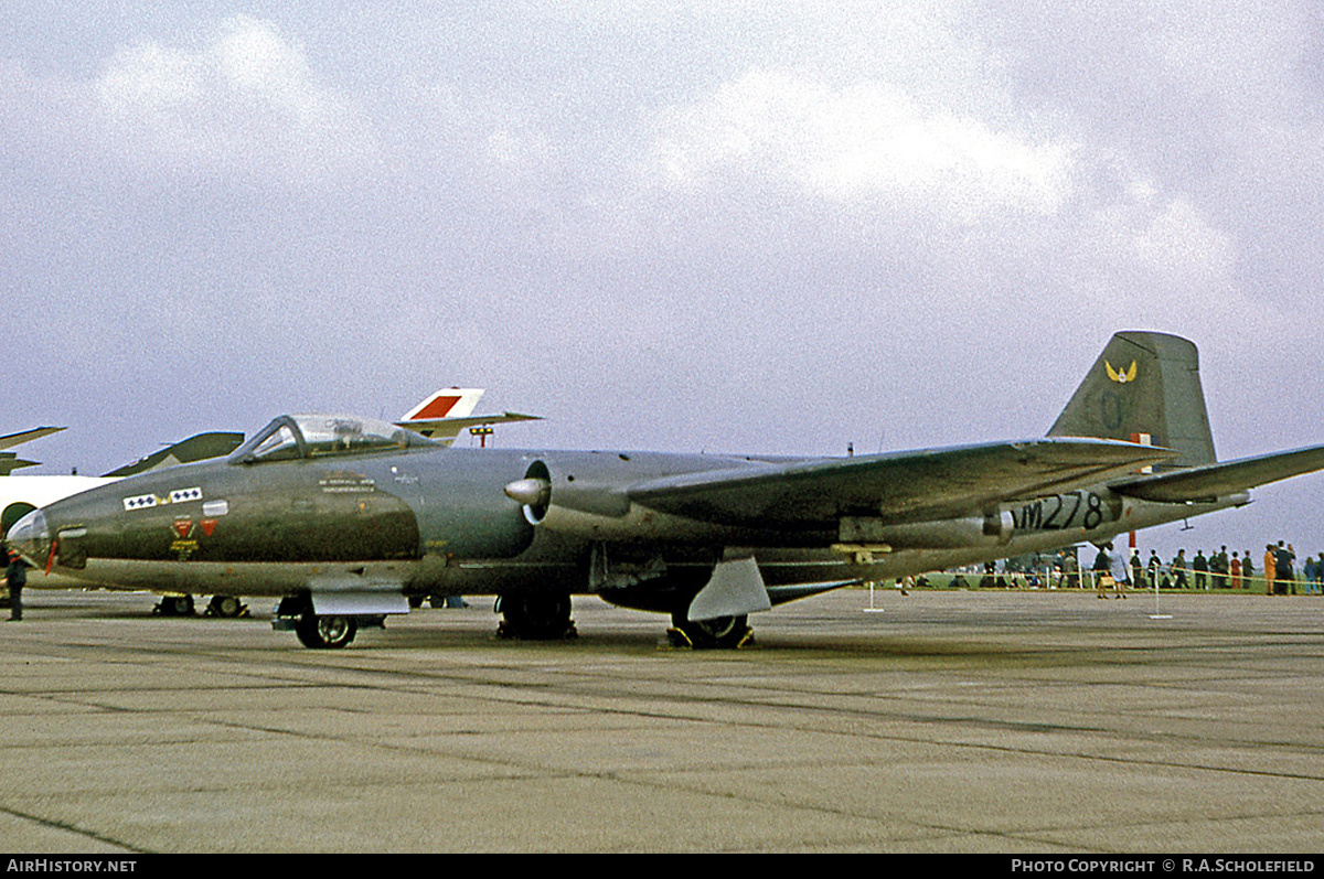 Aircraft Photo of XM278 | English Electric Canberra B(I)8 | UK - Air Force | AirHistory.net #163148