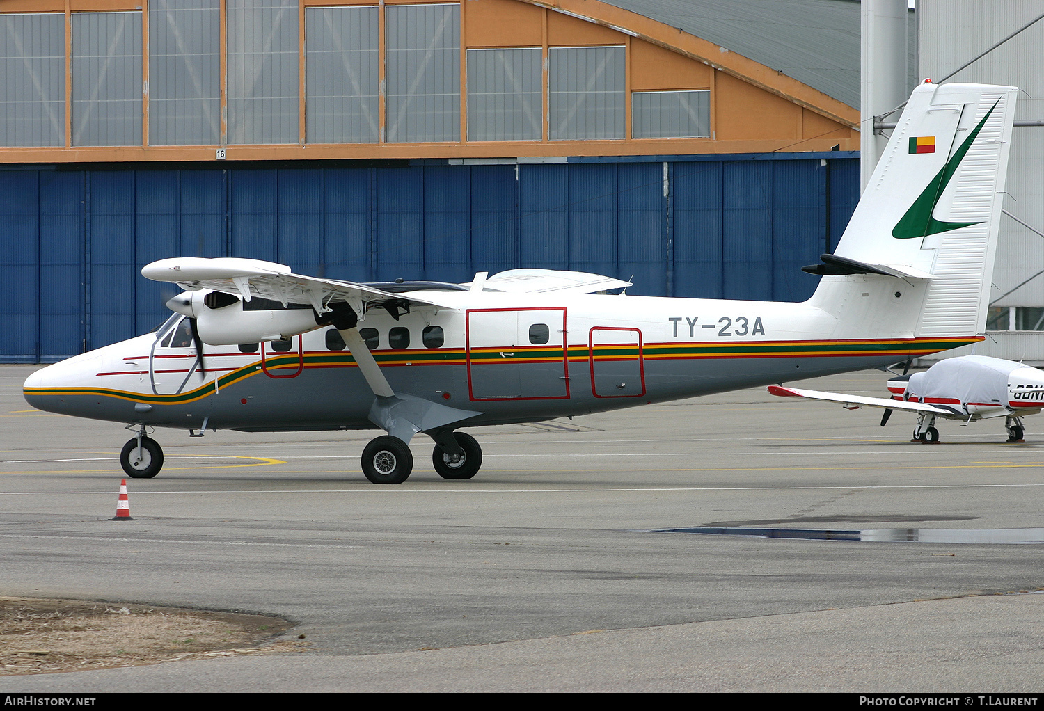 Aircraft Photo of TY-23A | De Havilland Canada DHC-6-300 Twin Otter | Benin - Air Force | AirHistory.net #163203