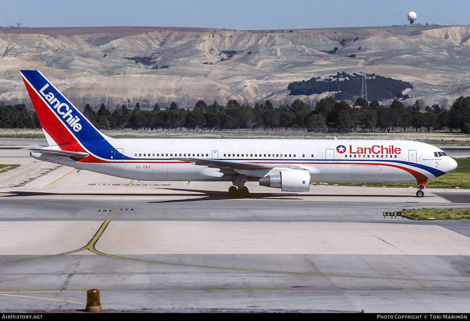 Aircraft Photo of CC-CEY | Boeing 767-3Y0/ER | LAN Chile - Línea Aérea Nacional | AirHistory.net #163310